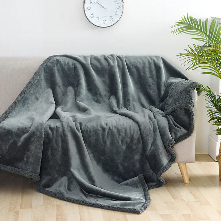 Cuddle Puddle Waterproof Blanket – Your Ultimate Protection Against Messes and Stains!